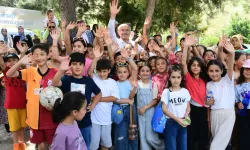 Rengarenk uçurtmalar Beydağı’nda gökyüzüyle buluştu