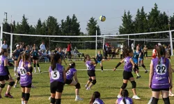 Bursa Osmangazi’de kız çocukları için Mini Voleybol Şenliği