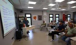 Efes Tarlası'nda nar üreticilerine eğitim