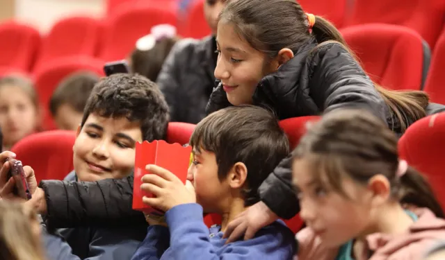 Başkan Aras’ın sinema hediyesine Muğla'da büyük ilgi