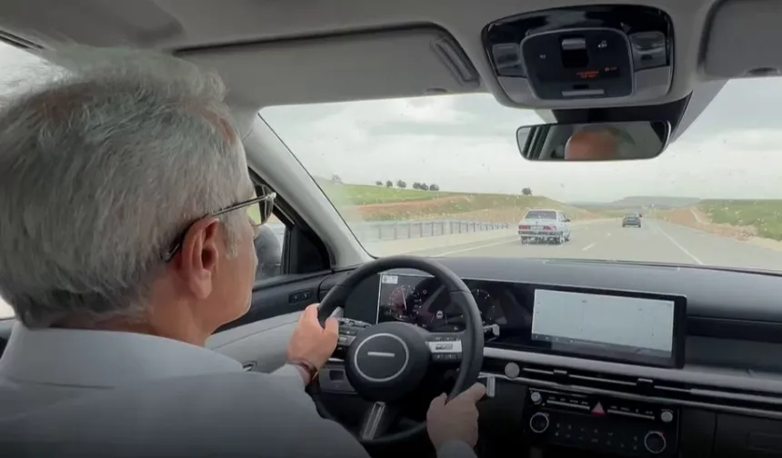 Bakan Uraloğlu'ndan melodili yol deneyimi... Yollarda yeni melodi ne olacak?