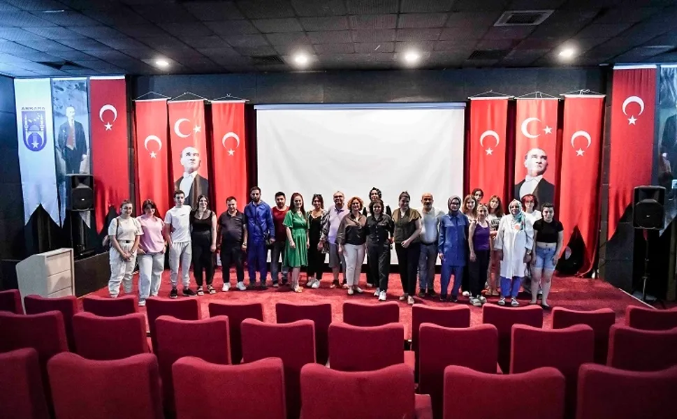 Ankara'da mahallede tiyatro var!